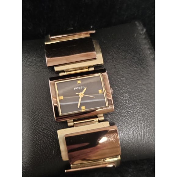 Vintage Ladies Fossil F2 Swiss Parts 1 JeweQuartz Watch 110705 Designer Working - Picture 9 of 16